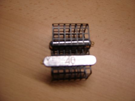 Krm�tko feeder 80g pevn� hranat�