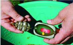 CARP METHOD FEEDER IN-LINE 60g CLAY